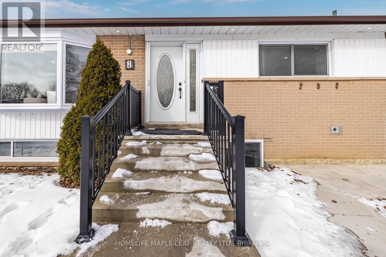 8 Welbeck Drive, Brampton, Ontario  L6X 2L1 - Photo 8 - W11960205