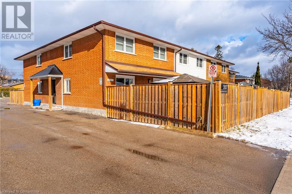 2027 BLUEFIELDS Drive Unit# 5, Burlington, Ontario