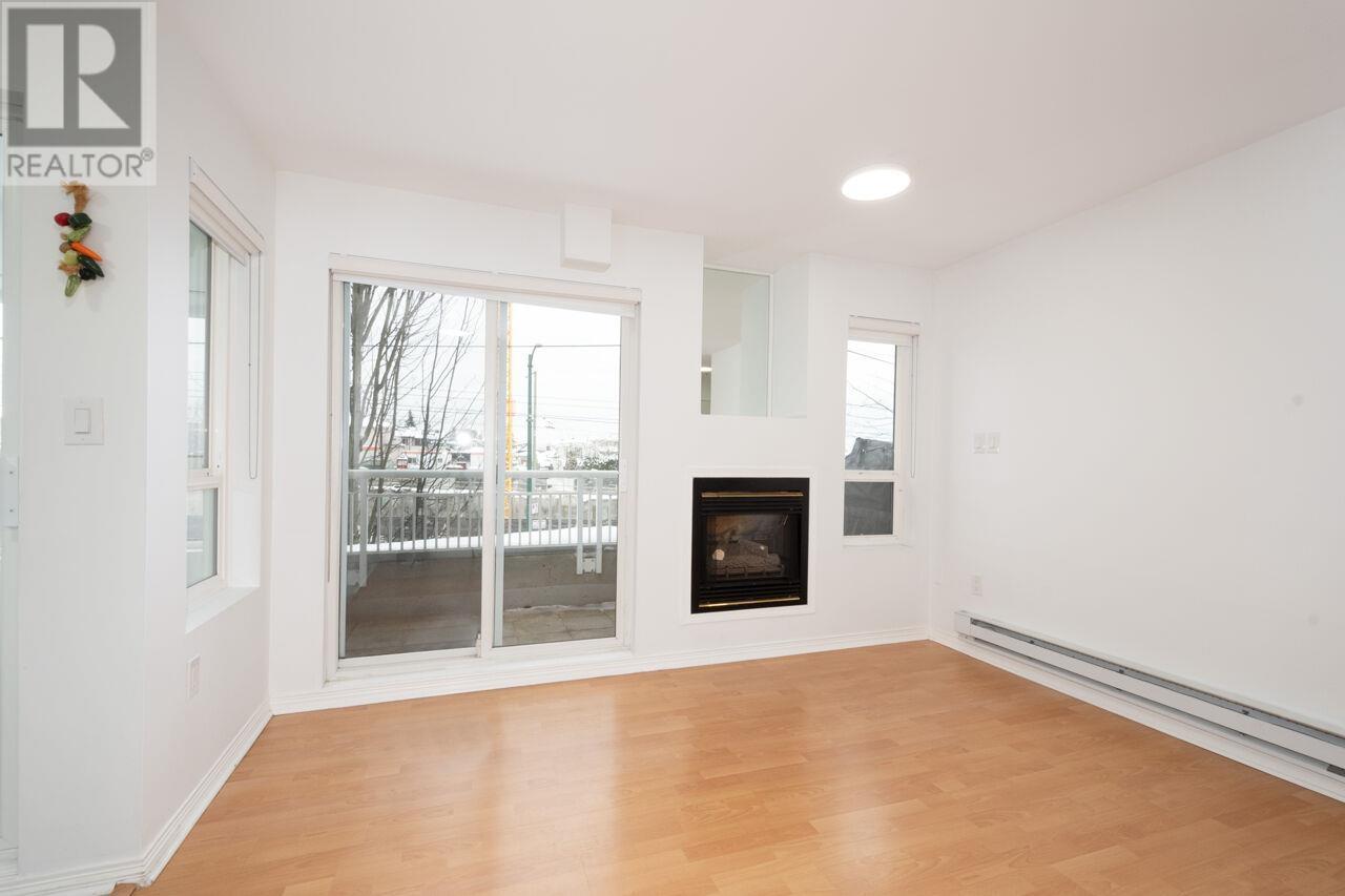 Listing Picture 5 of 21 : 206 688 E 56TH AVENUE, Vancouver / 溫哥華 - 魯藝地產 Yvonne Lu Group - MLS Medallion Club Member