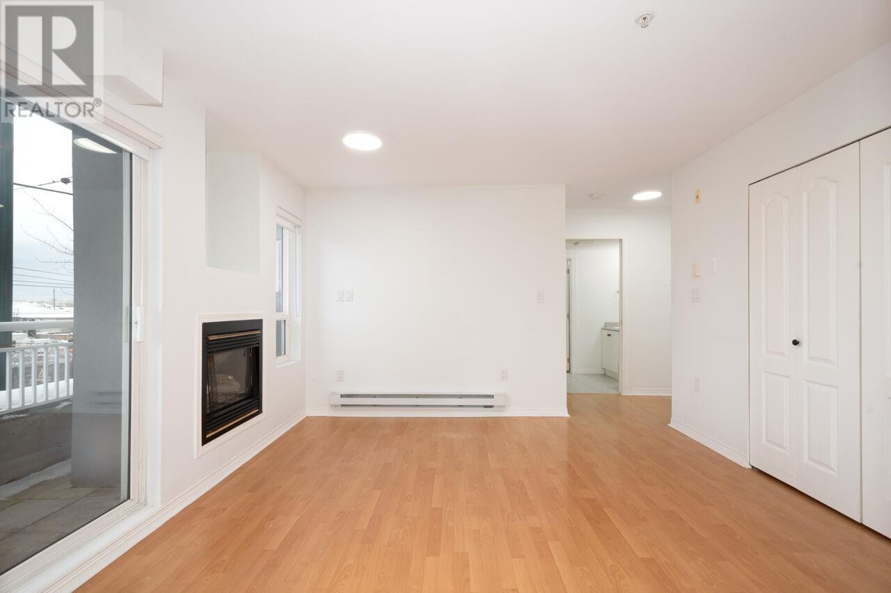 Listing Picture 6 of 21 : 206 688 E 56TH AVENUE, Vancouver / 溫哥華 - 魯藝地產 Yvonne Lu Group - MLS Medallion Club Member