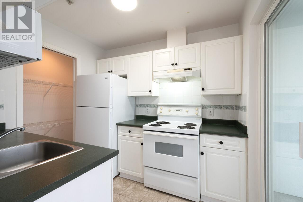 Listing Picture 12 of 21 : 206 688 E 56TH AVENUE, Vancouver / 溫哥華 - 魯藝地產 Yvonne Lu Group - MLS Medallion Club Member