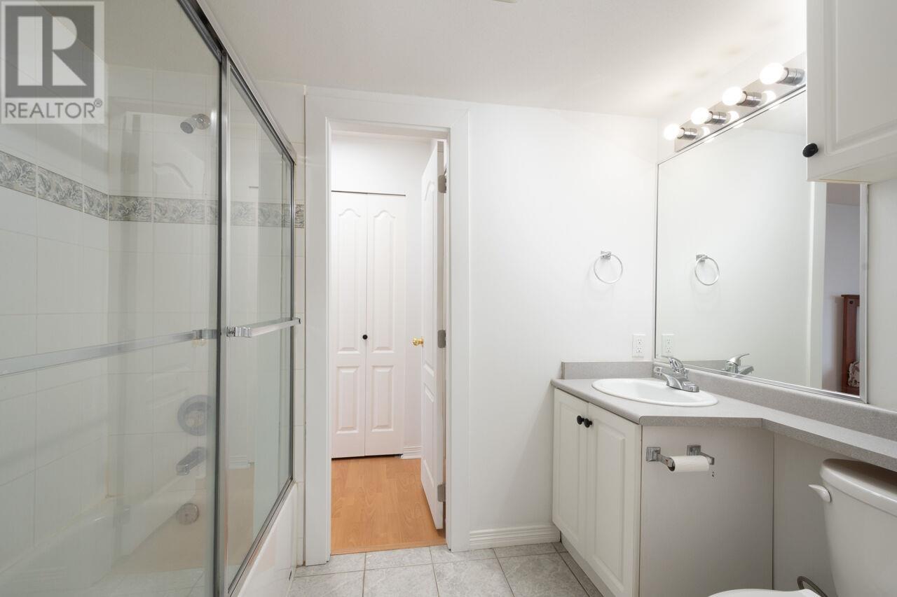 Listing Picture 19 of 21 : 206 688 E 56TH AVENUE, Vancouver / 溫哥華 - 魯藝地產 Yvonne Lu Group - MLS Medallion Club Member