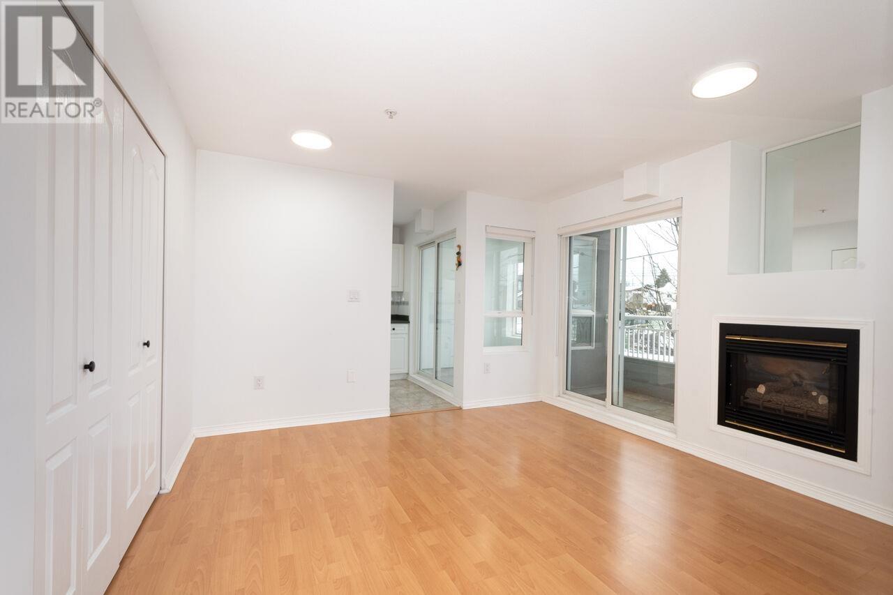 Listing Picture 9 of 21 : 206 688 E 56TH AVENUE, Vancouver / 溫哥華 - 魯藝地產 Yvonne Lu Group - MLS Medallion Club Member