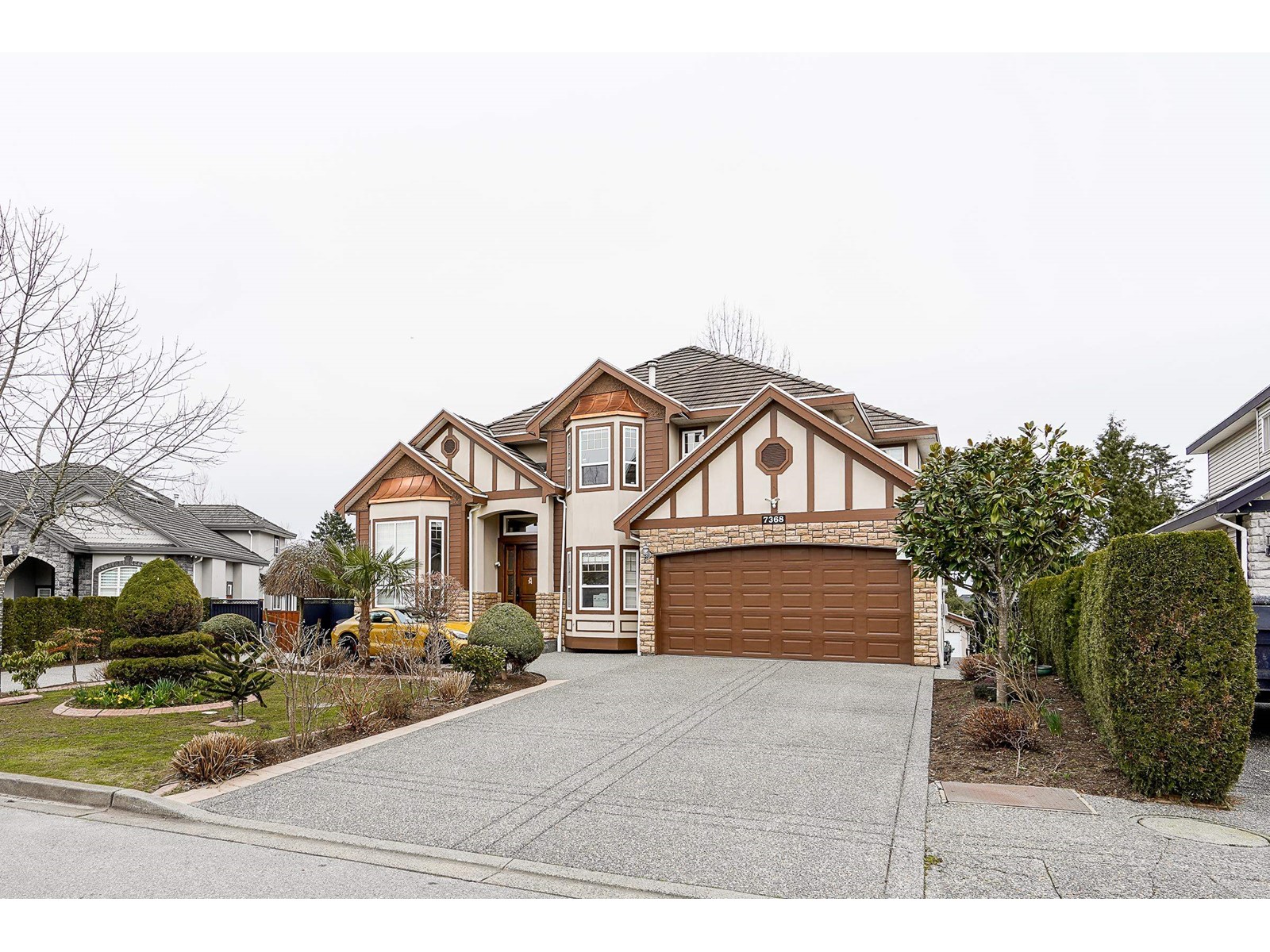 Property at 7368 149 STREET image 2