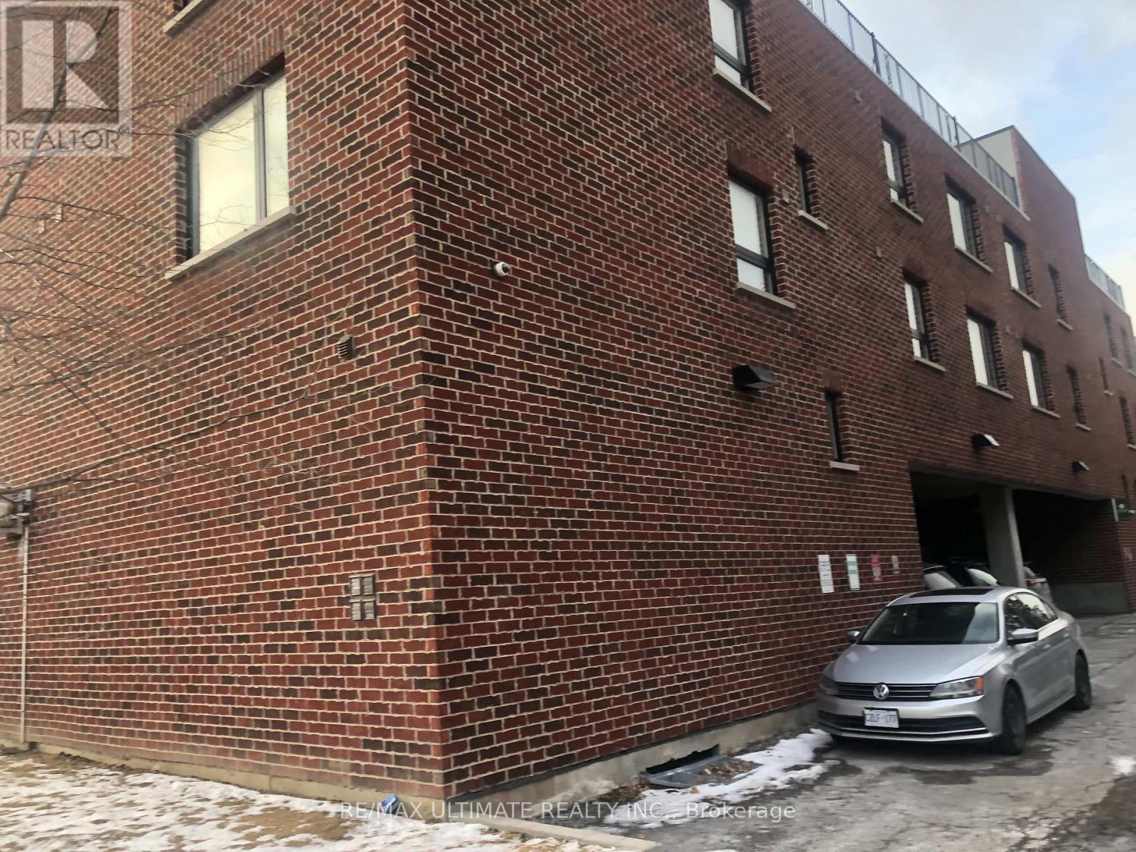 255 Christie Street, Toronto, Ontario  M6G 3B9 - Photo 5 - C11960357