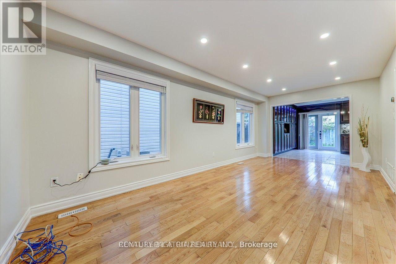 Upper - 24 Holloway Road, Markham (Cedarwood), Ontario  L3S 4P2 - Photo 6 - N11960417