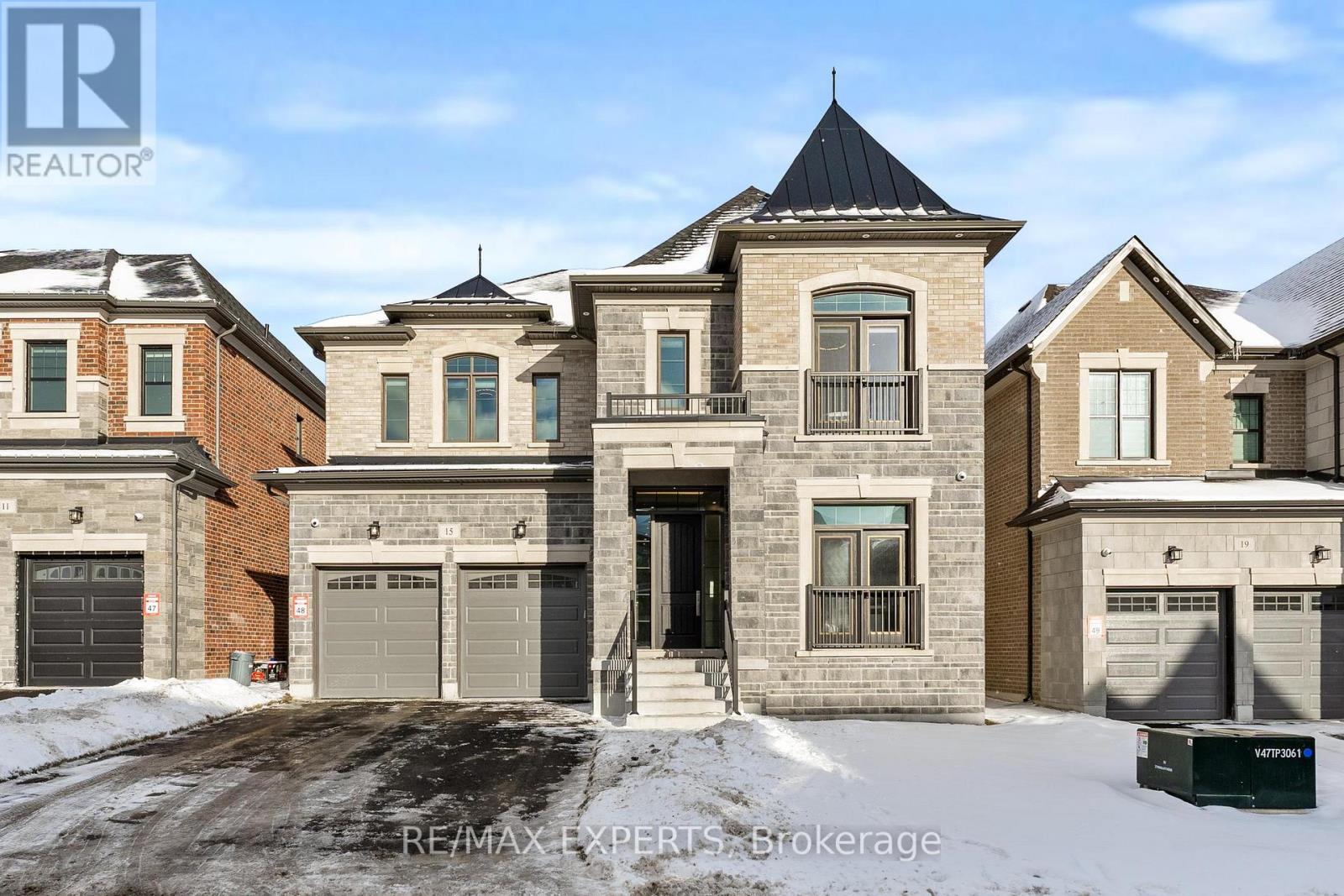 15 Seraville Street, Vaughan, Ontario  L3L 0H1 - Photo 4 - N11960455