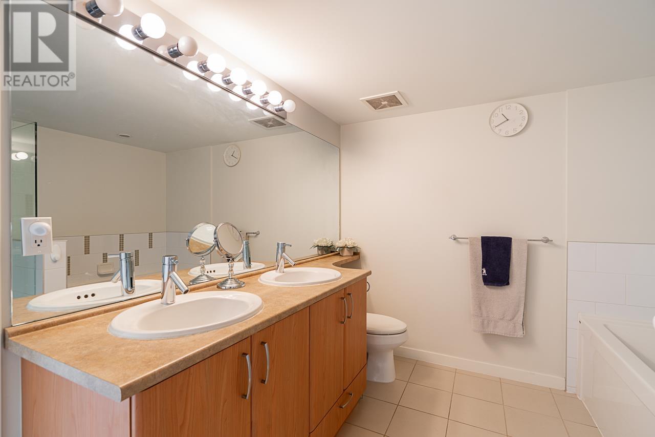 Listing Picture 15 of 30 : 303 4728 DAWSON STREET, Burnaby / 本拿比 - 魯藝地產 Yvonne Lu Group - MLS Medallion Club Member