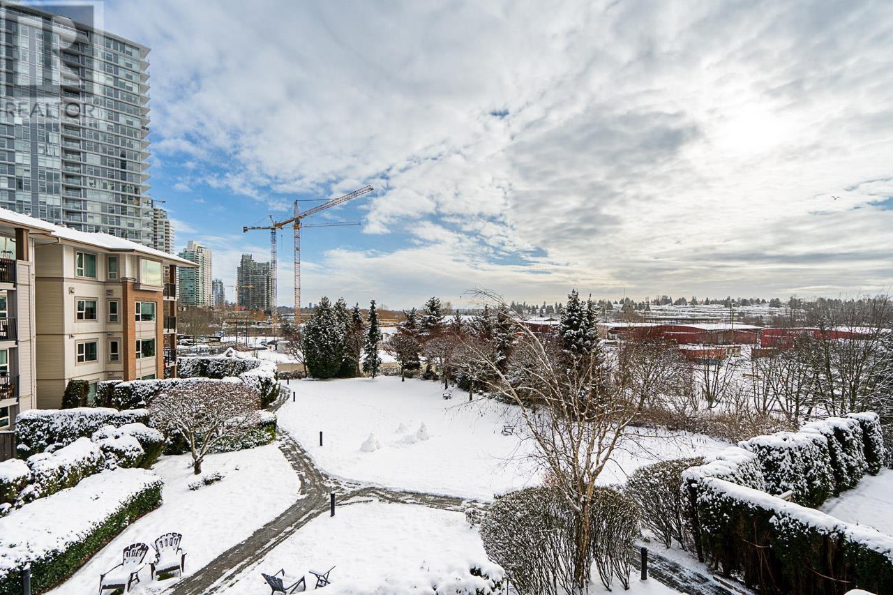 Listing Picture 25 of 30 : 303 4728 DAWSON STREET, Burnaby / 本拿比 - 魯藝地產 Yvonne Lu Group - MLS Medallion Club Member