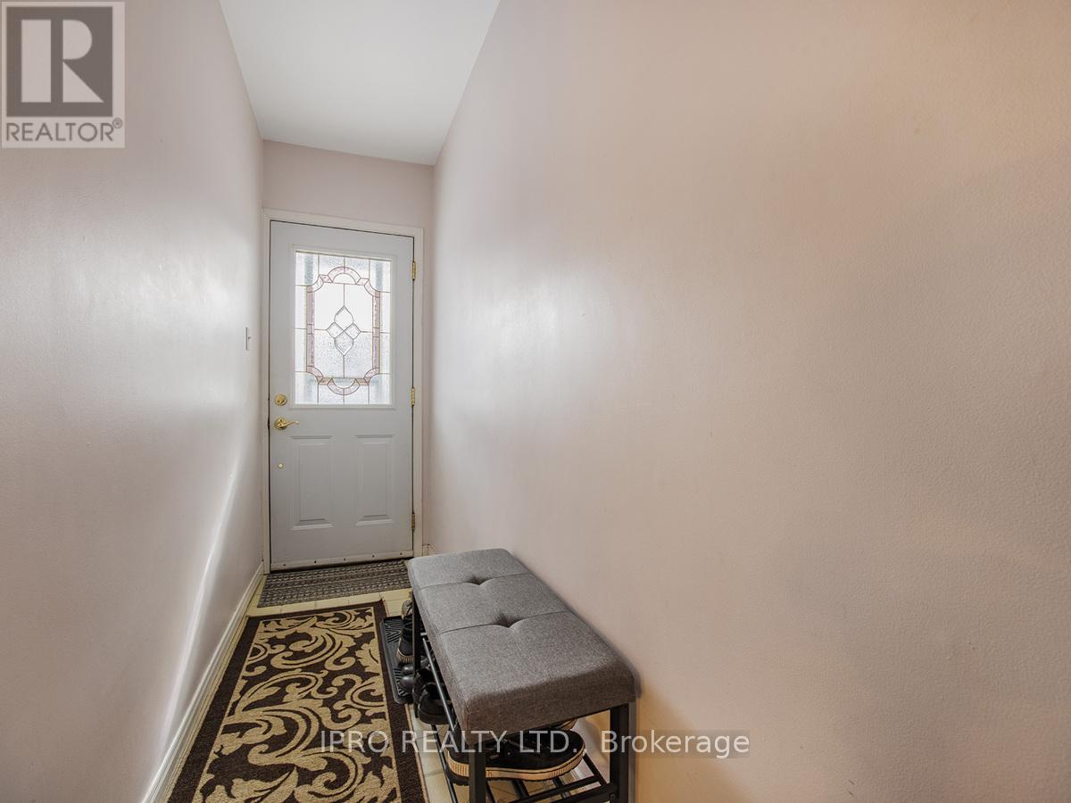 180 Sammon Avenue, Toronto, Ontario  M4J 1Z2 - Photo 3 - E11960526