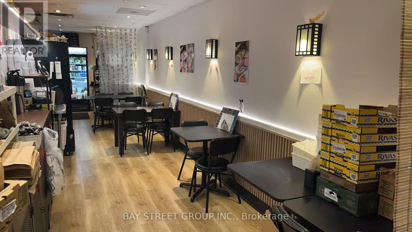 Property at 4925 DUNDAS STREET W image 3