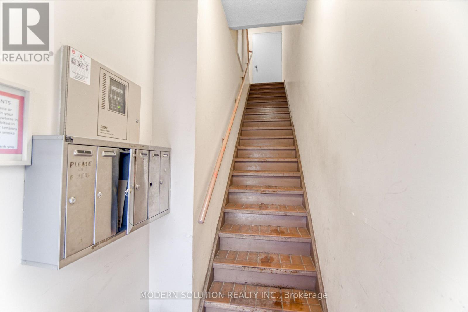 2-3 - 2389 St. Clair Avenue W, Toronto (Junction Area), Ontario  M6N 1K9 - Photo 5 - W11960164
