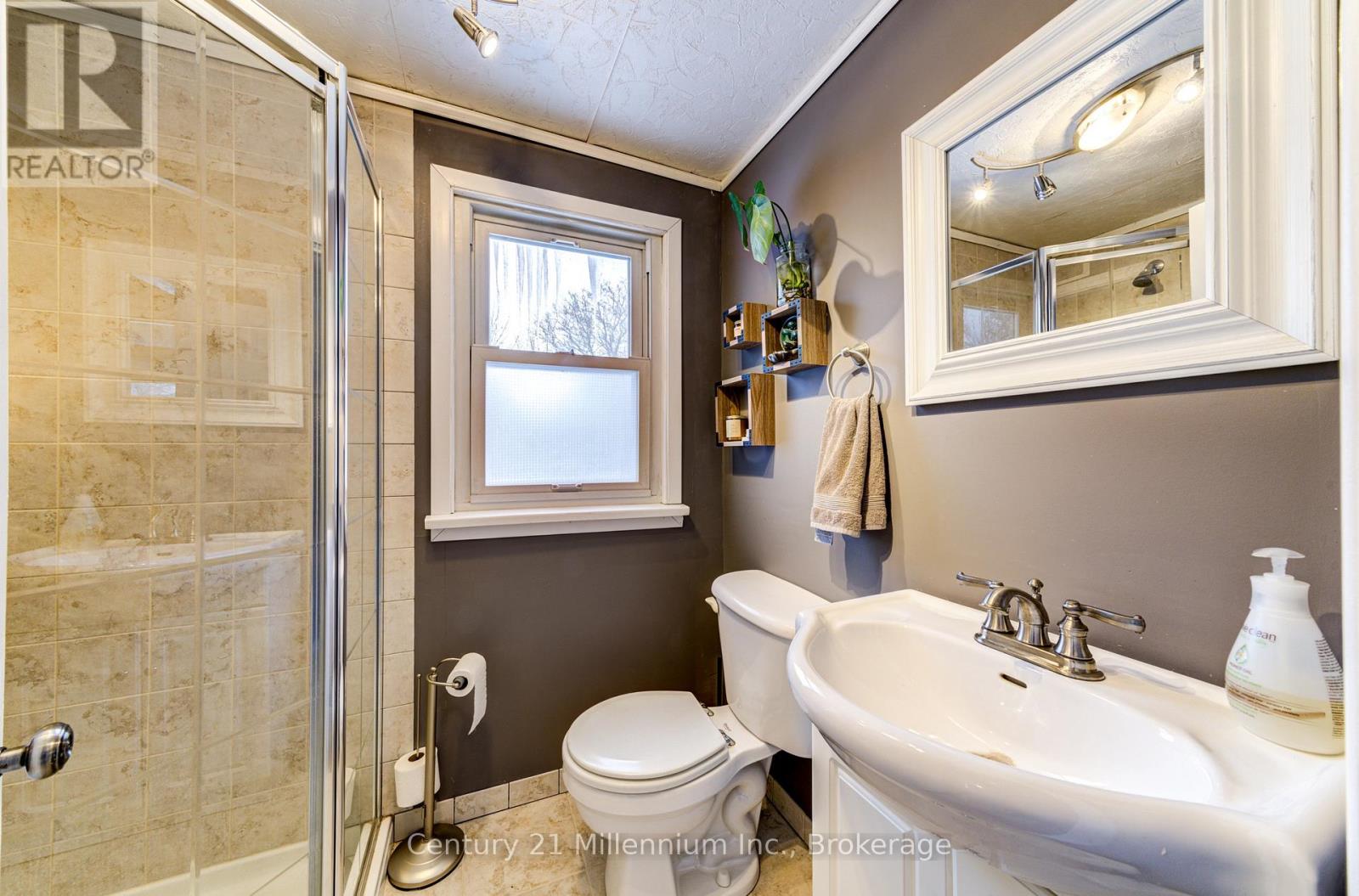 209 Kirkwood Drive, Clearview, Ontario  L0M 1S0 - Photo 25 - S11960586