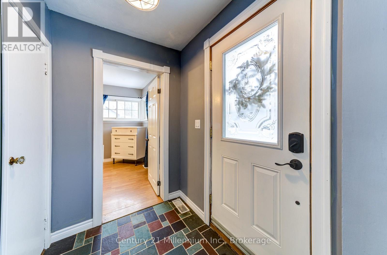209 Kirkwood Drive, Clearview, Ontario  L0M 1S0 - Photo 5 - S11960586