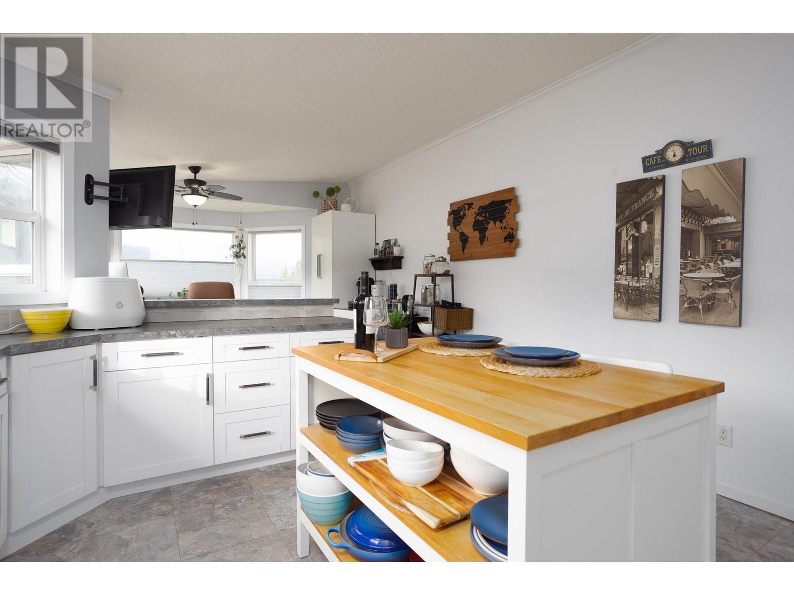 Property at 610 Katherine Road Unit# 66 image 3