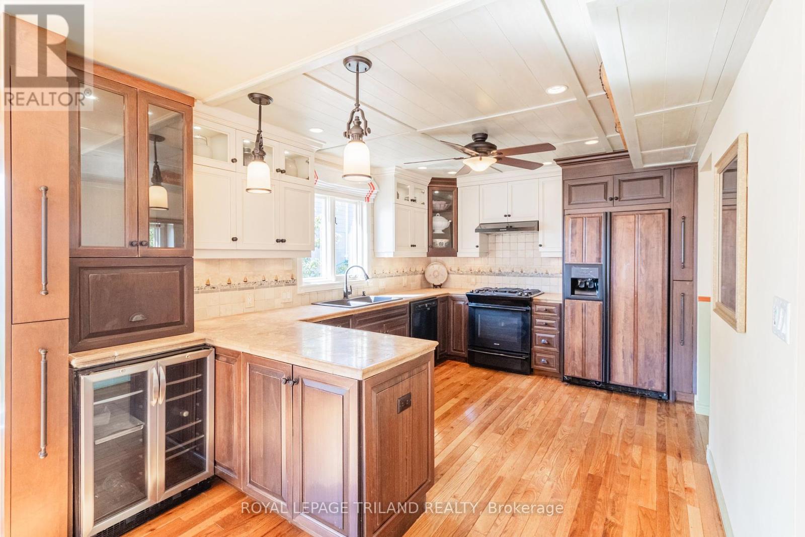 19 Shady Lane, Lambton Shores, Ontario  N0M 1T0 - Photo 14 - X11955697