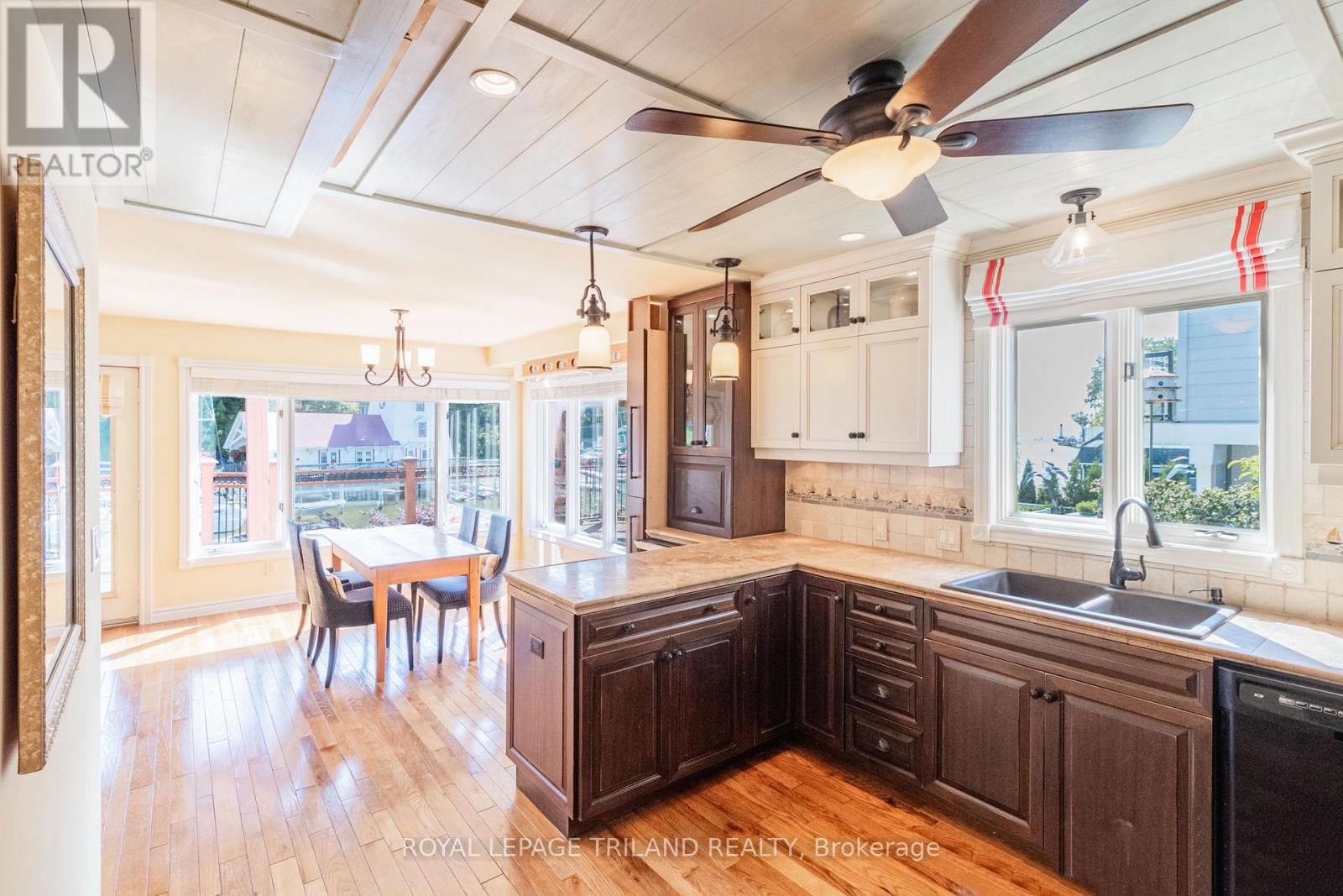 19 Shady Lane, Lambton Shores, Ontario  N0M 1T0 - Photo 16 - X11955697
