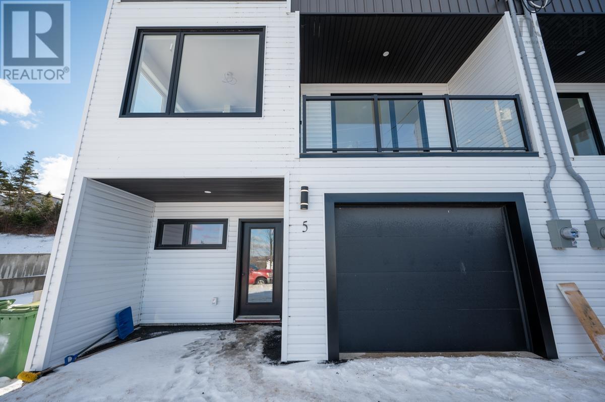 Property at 5 Swivel Court image 4