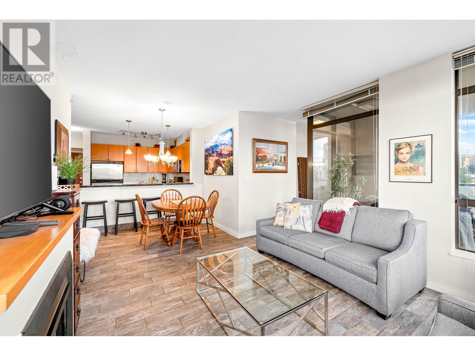Listing Picture 11 of 34 : 706 4132 HALIFAX STREET, Burnaby / 本拿比 - 魯藝地產 Yvonne Lu Group - MLS Medallion Club Member