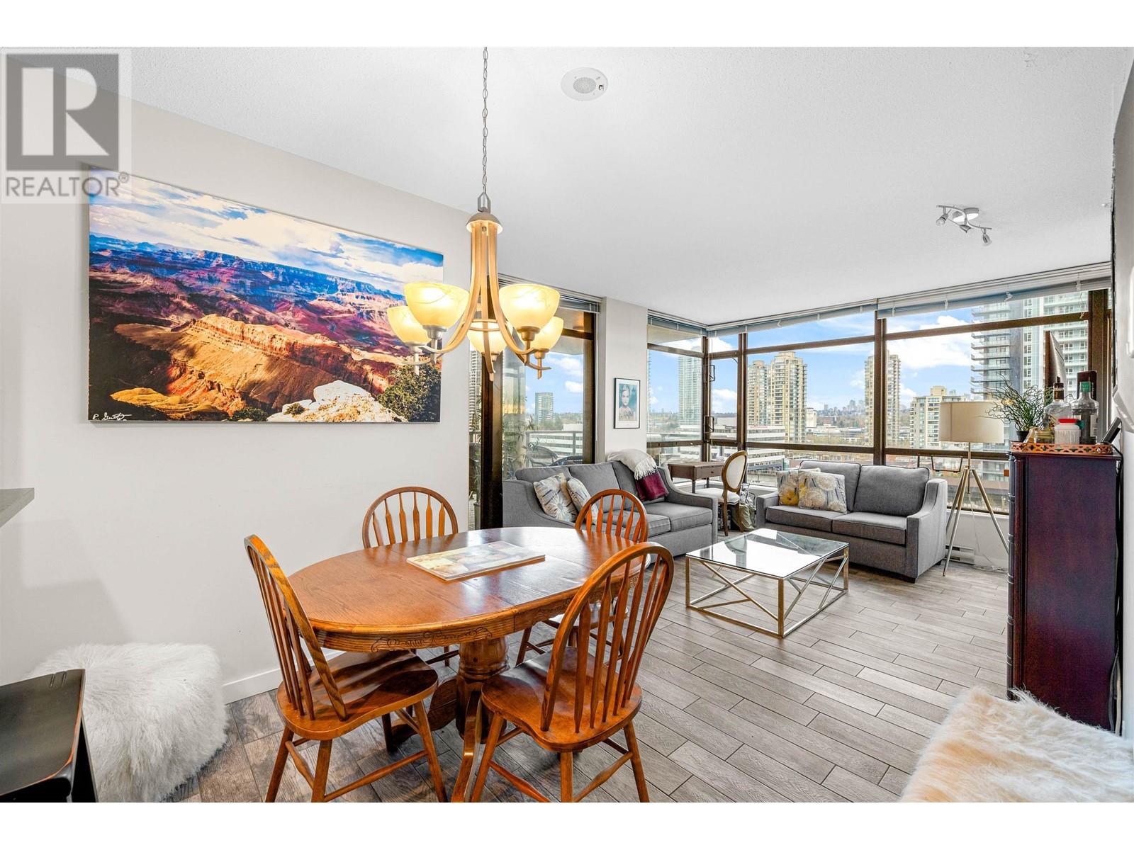 Listing Picture 13 of 34 : 706 4132 HALIFAX STREET, Burnaby / 本拿比 - 魯藝地產 Yvonne Lu Group - MLS Medallion Club Member