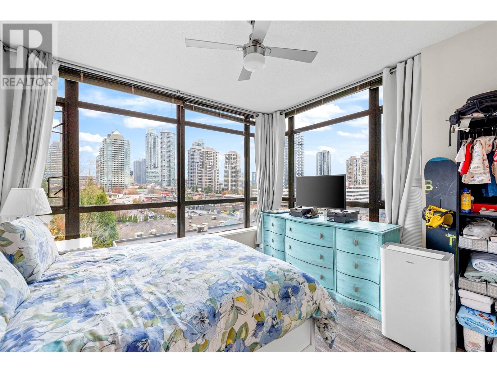 Listing Picture 16 of 34 : 706 4132 HALIFAX STREET, Burnaby / 本拿比 - 魯藝地產 Yvonne Lu Group - MLS Medallion Club Member