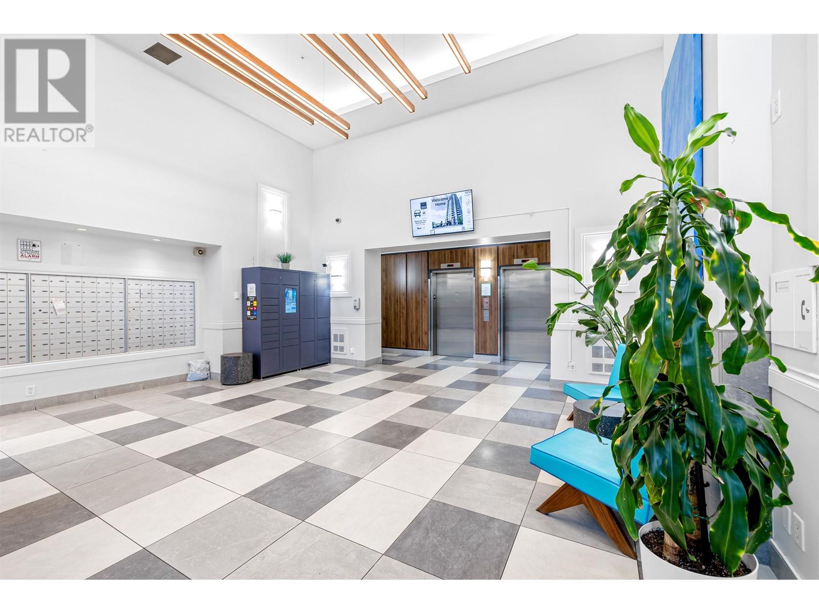 Listing Picture 3 of 34 : 706 4132 HALIFAX STREET, Burnaby / 本拿比 - 魯藝地產 Yvonne Lu Group - MLS Medallion Club Member