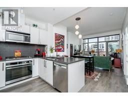 209 105 W 2ND STREET, North Vancouver, British Columbia