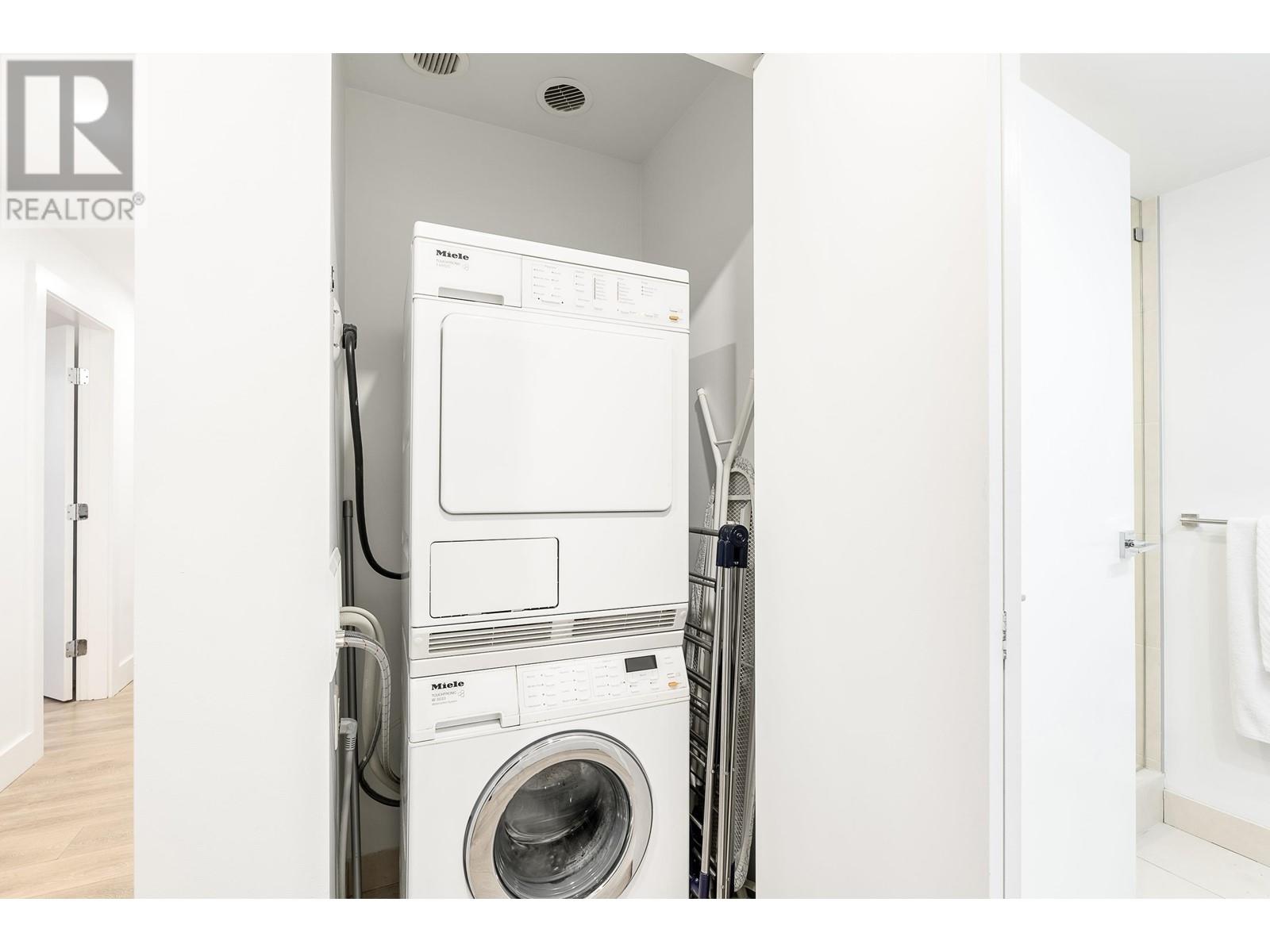 Listing Picture 21 of 40 : 2603 8 SMITHE MEWS, Vancouver / 溫哥華 - 魯藝地產 Yvonne Lu Group - MLS Medallion Club Member