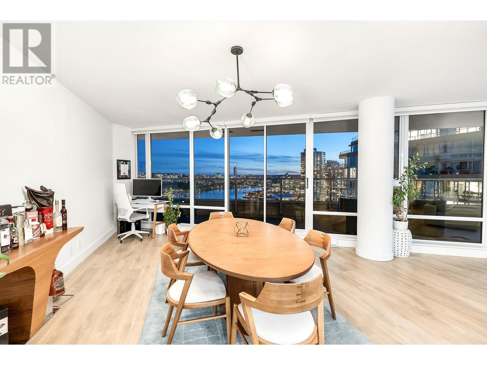 Listing Picture 7 of 40 : 2603 8 SMITHE MEWS, Vancouver / 溫哥華 - 魯藝地產 Yvonne Lu Group - MLS Medallion Club Member