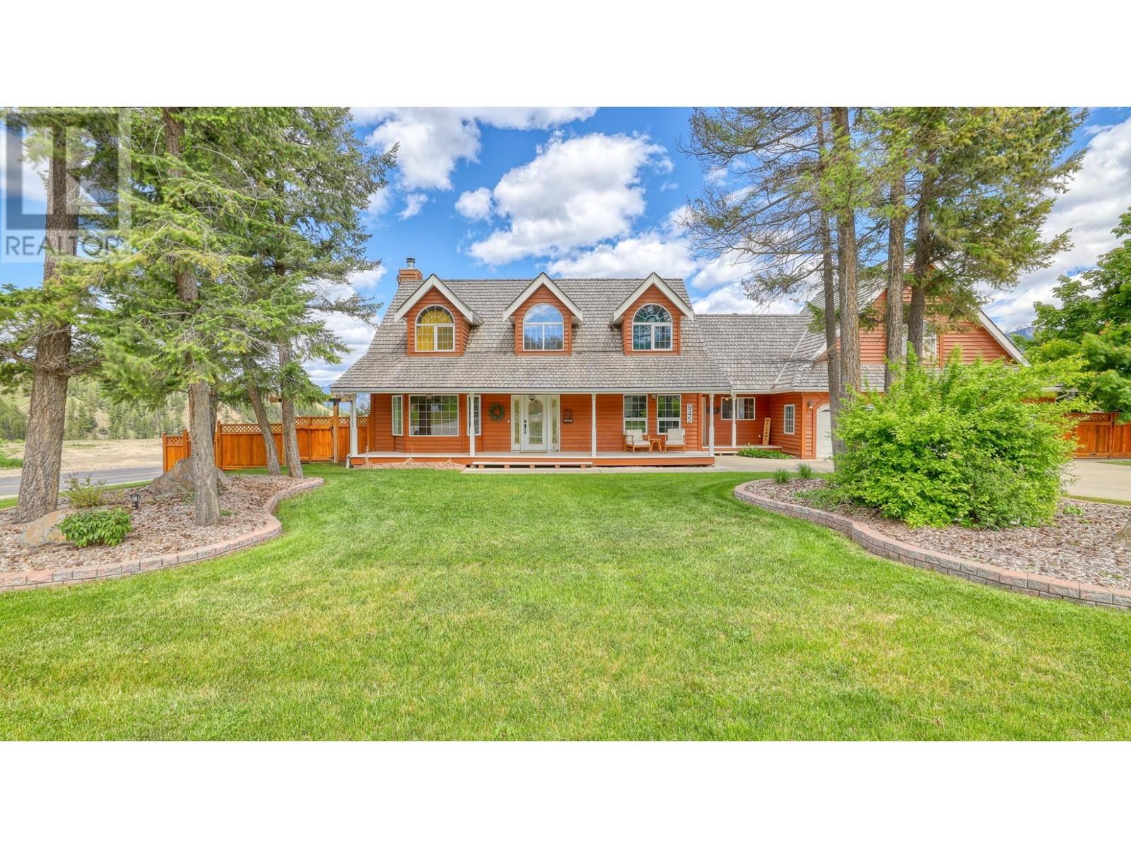 945 WESTRIDGE Way, invermere, British Columbia V0A1K0