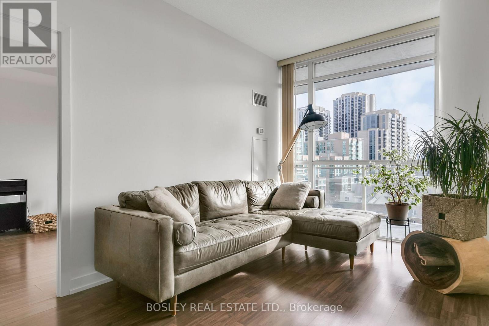 Property at 608 - 5101 DUNDAS STREET W image 4