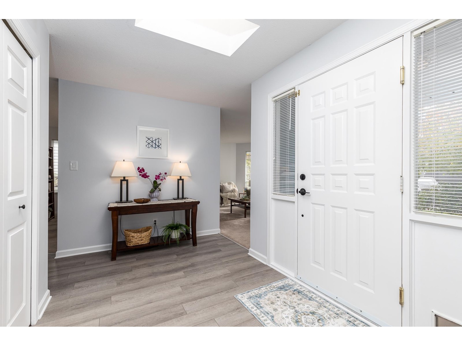 Property at 14129 16A AVENUE image 4