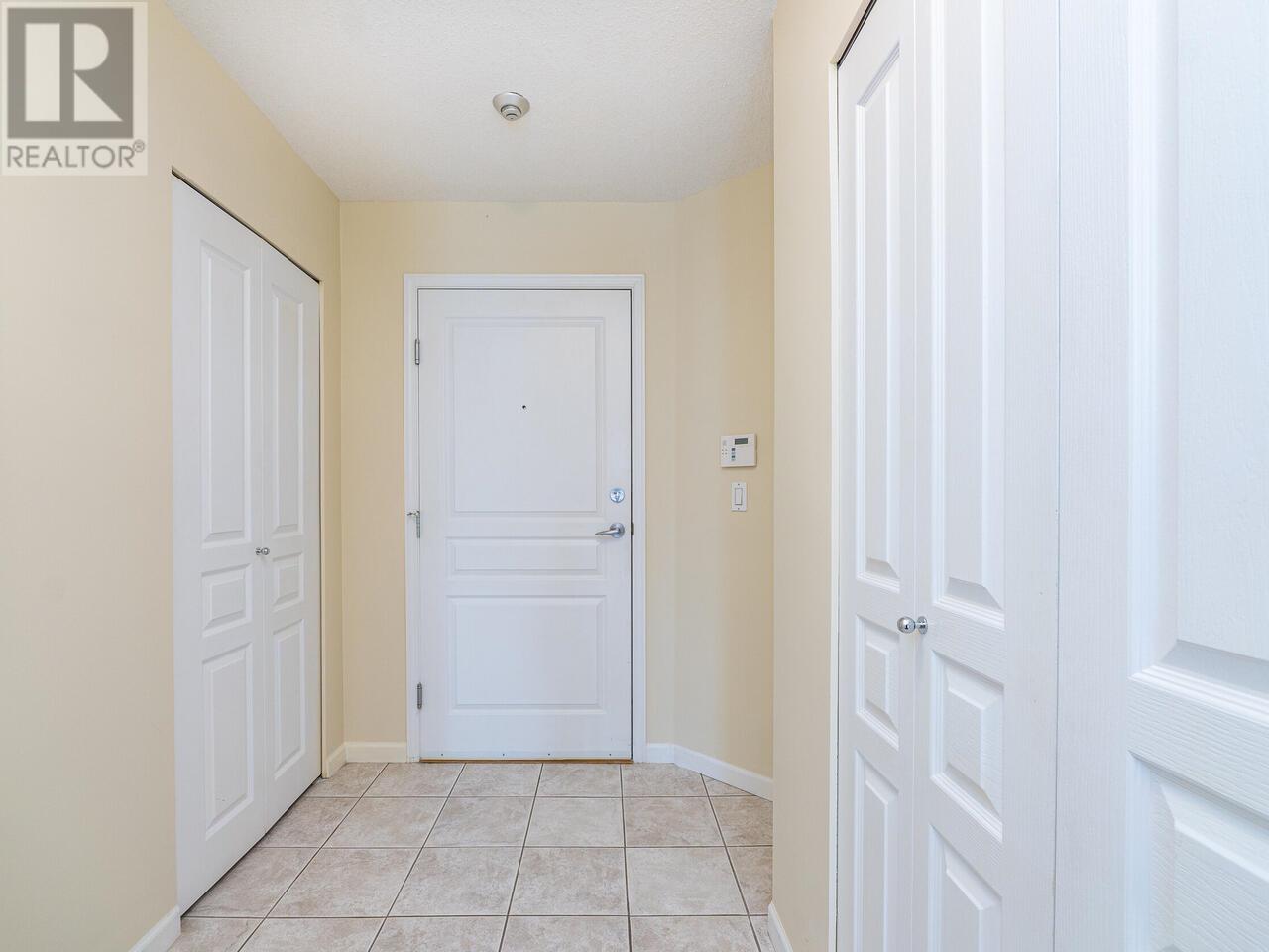 Listing Picture 13 of 21 : 107 12633 NO. 2 ROAD, Richmond / 烈治文 - 魯藝地產 Yvonne Lu Group - MLS Medallion Club Member