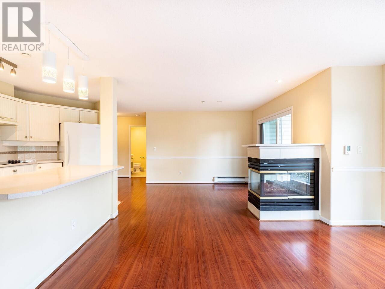 Listing Picture 4 of 21 : 107 12633 NO. 2 ROAD, Richmond / 烈治文 - 魯藝地產 Yvonne Lu Group - MLS Medallion Club Member