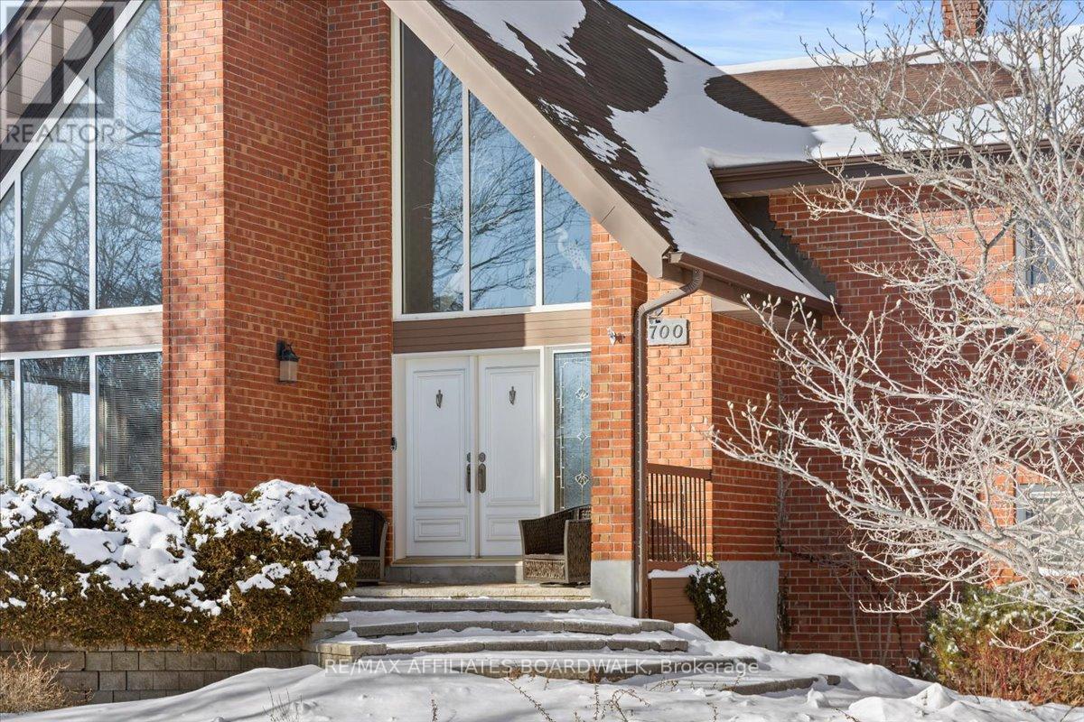 Property at 1700 LAKESHORE DRIVE image 5