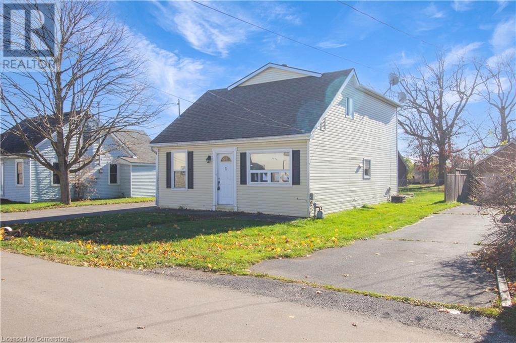 5 PORTER Avenue, Hagersville, Ontario