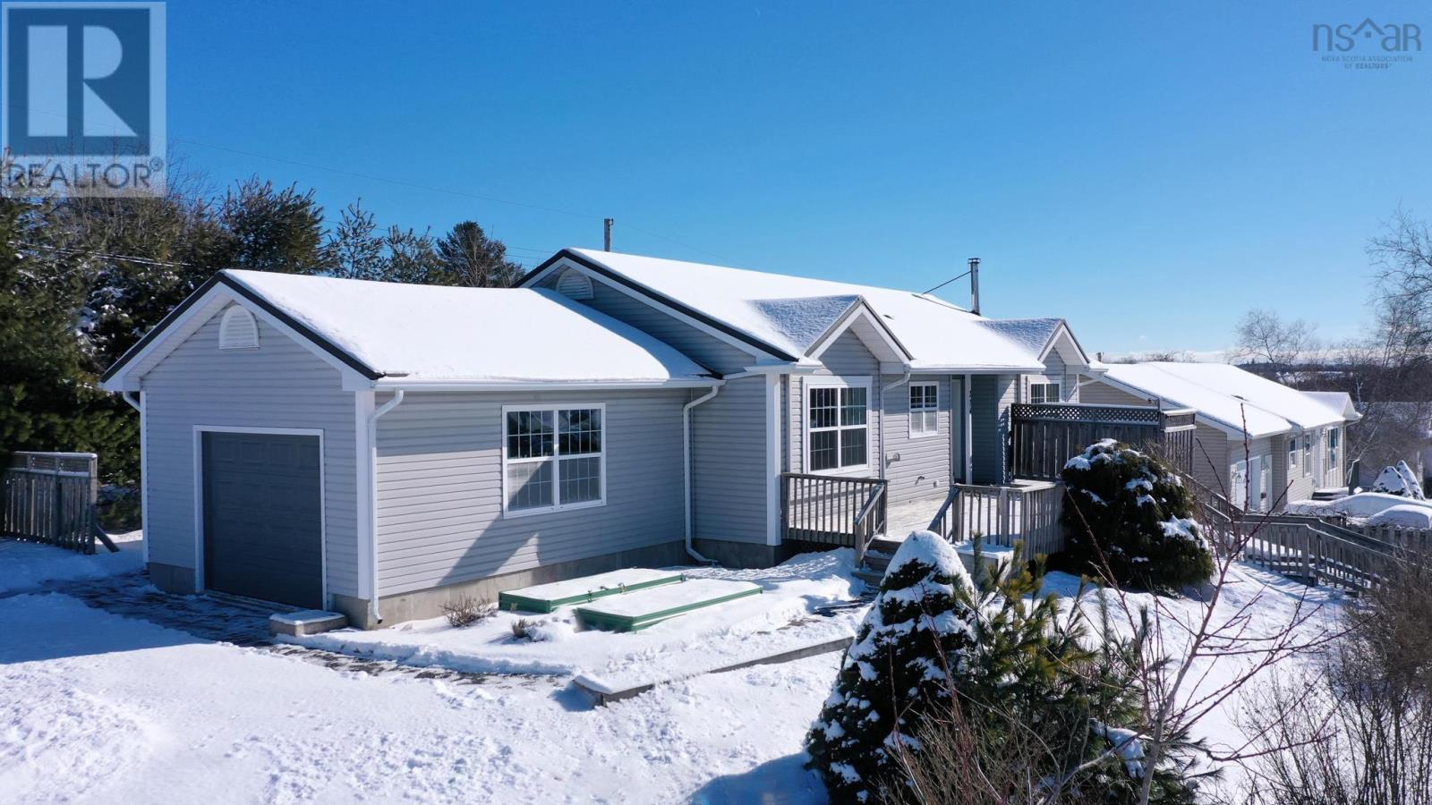 274 Wolff Avenue, Lunenburg, Nova Scotia  B0J 2C0 - Photo 3 - 202502460