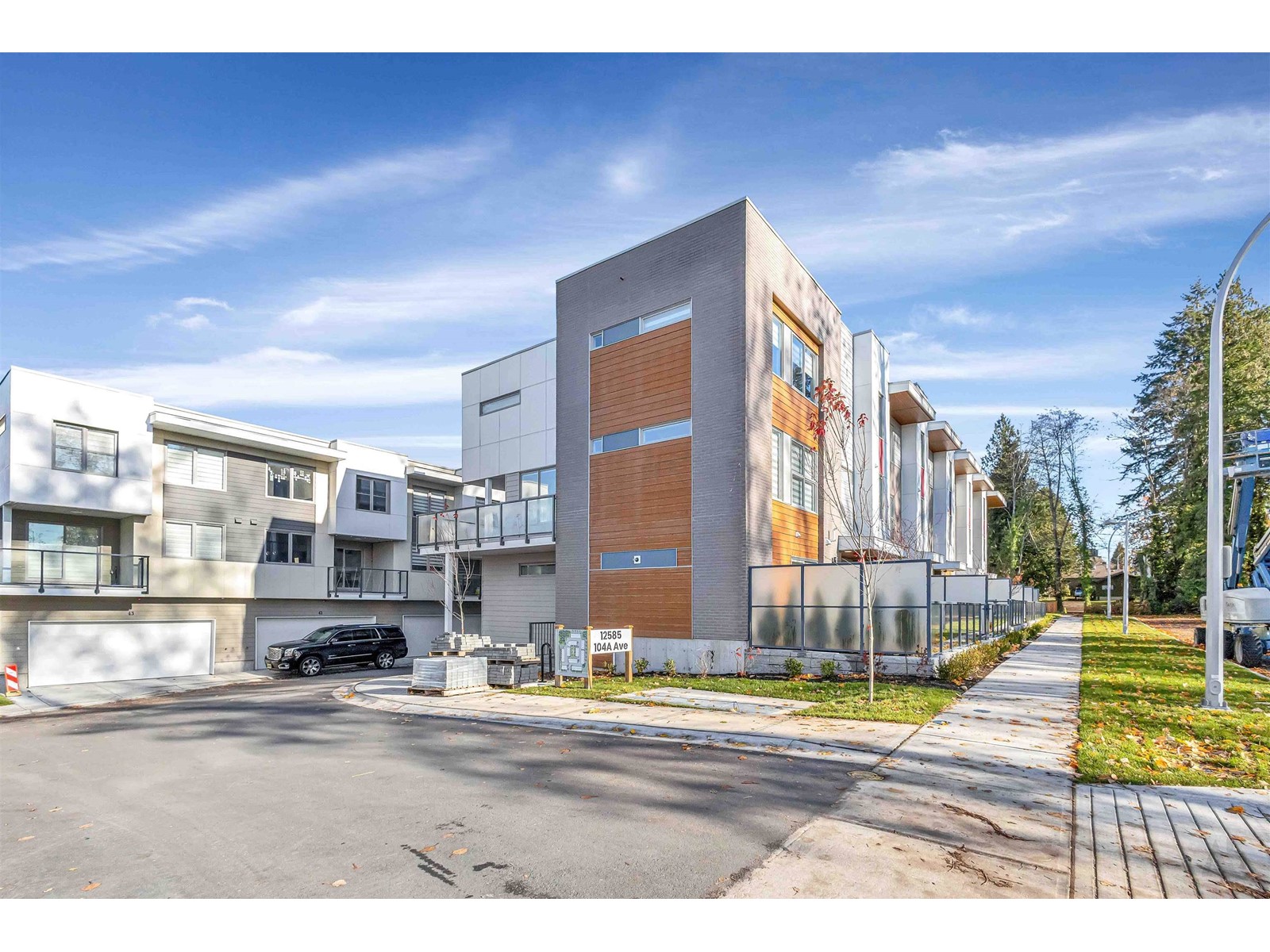 Property at 46 12585 104A AVENUE image 1