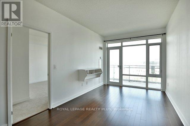 812 - 360 Square One Drive, Mississauga, Ontario  L5B 0G7 - Photo 4 - W11960907