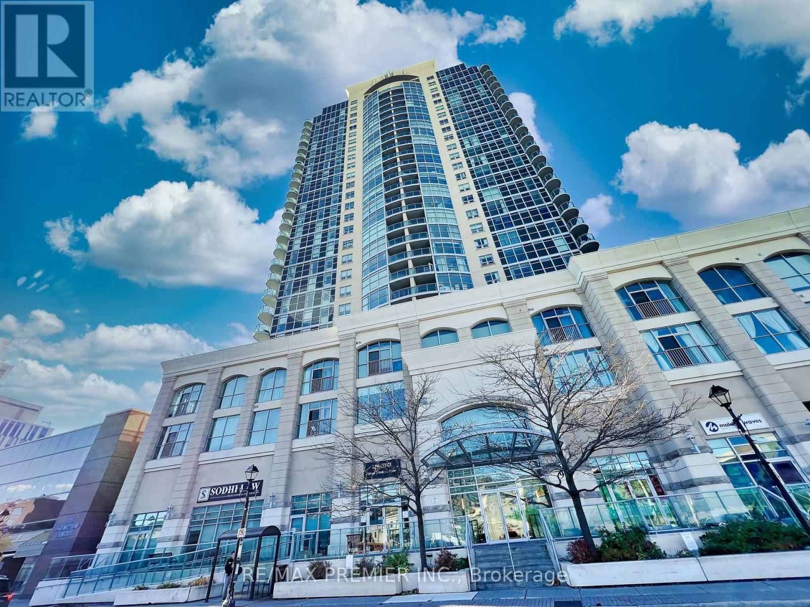 Property at 811 - 9 GEORGE STREET N image 1