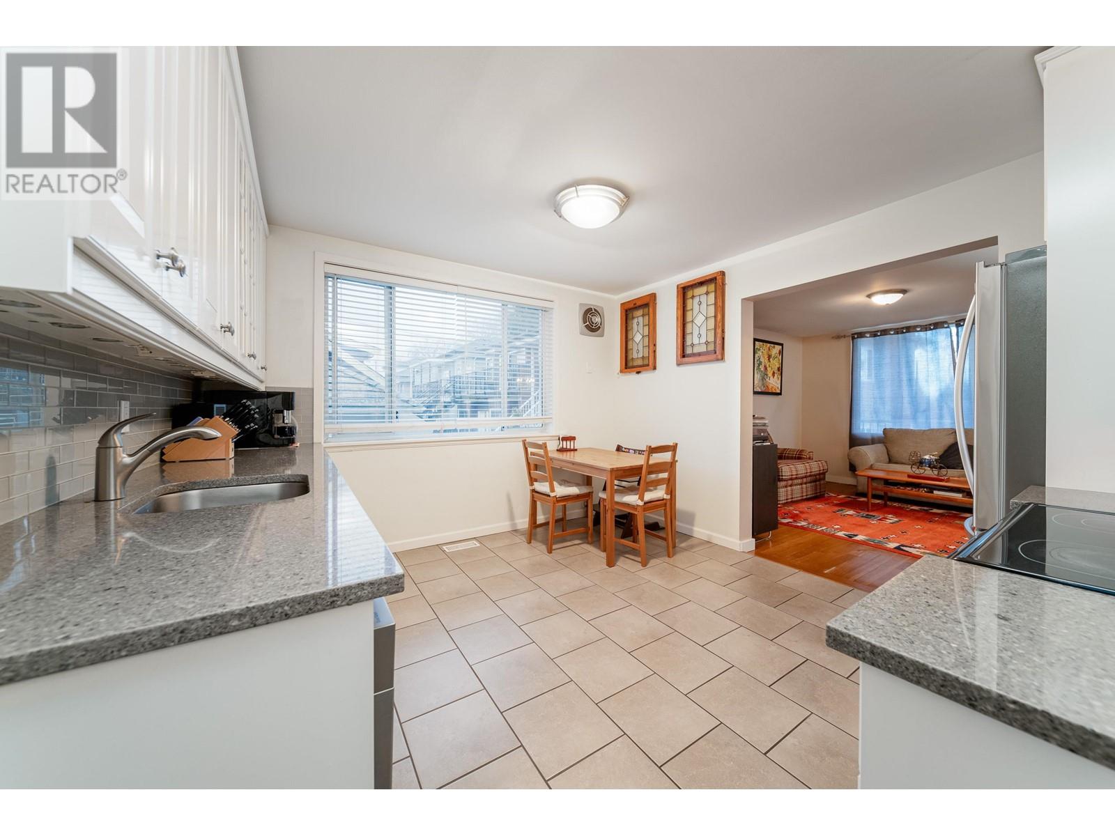 Listing Picture 3 of 39 : 1865 E 53RD AVENUE, Vancouver / 溫哥華 - 魯藝地產 Yvonne Lu Group - MLS Medallion Club Member