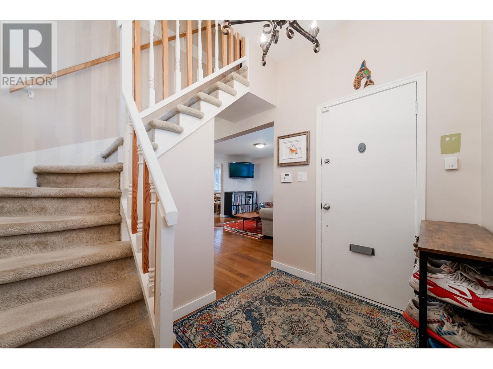 Listing Picture 13 of 39 : 1865 E 53RD AVENUE, Vancouver / 溫哥華 - 魯藝地產 Yvonne Lu Group - MLS Medallion Club Member