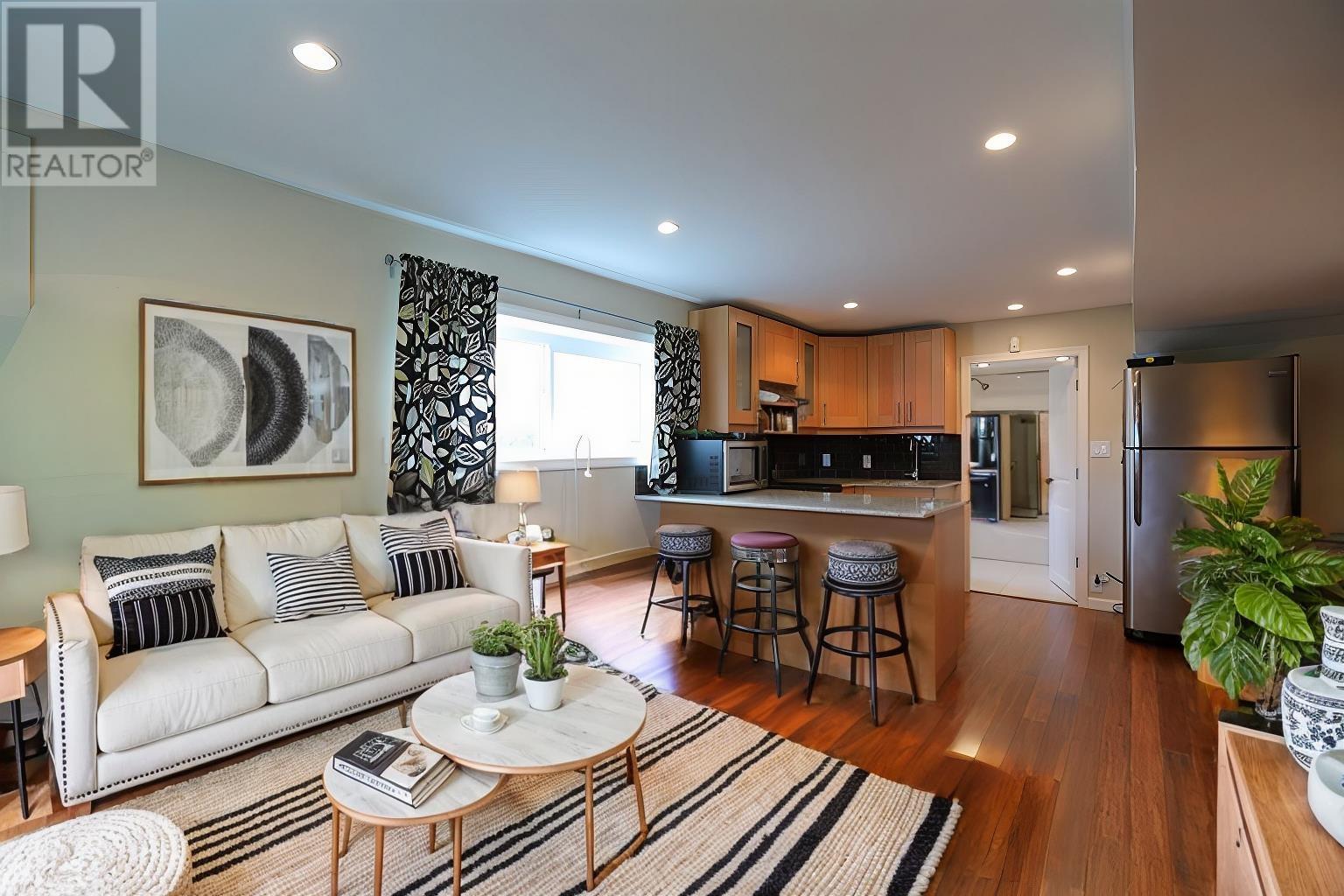 Listing Picture 30 of 39 : 1865 E 53RD AVENUE, Vancouver / 溫哥華 - 魯藝地產 Yvonne Lu Group - MLS Medallion Club Member