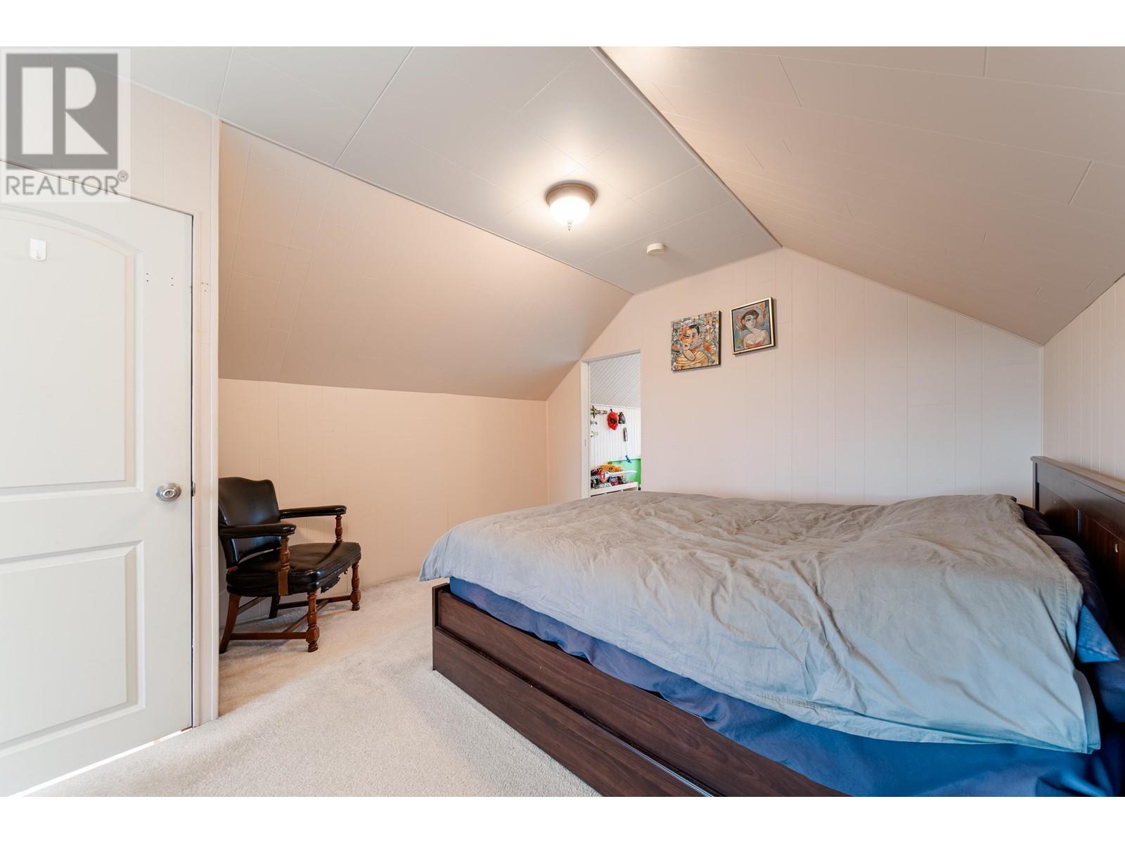 Listing Picture 15 of 39 : 1865 E 53RD AVENUE, Vancouver / 溫哥華 - 魯藝地產 Yvonne Lu Group - MLS Medallion Club Member