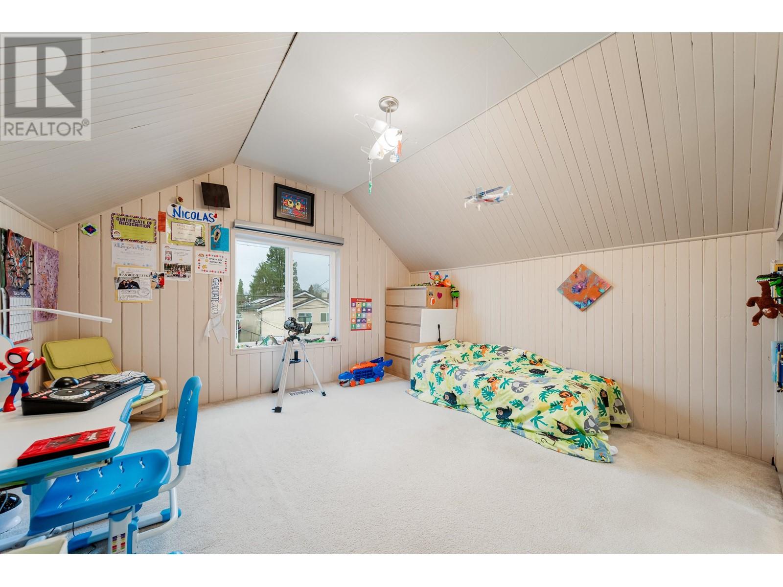 Listing Picture 18 of 39 : 1865 E 53RD AVENUE, Vancouver / 溫哥華 - 魯藝地產 Yvonne Lu Group - MLS Medallion Club Member