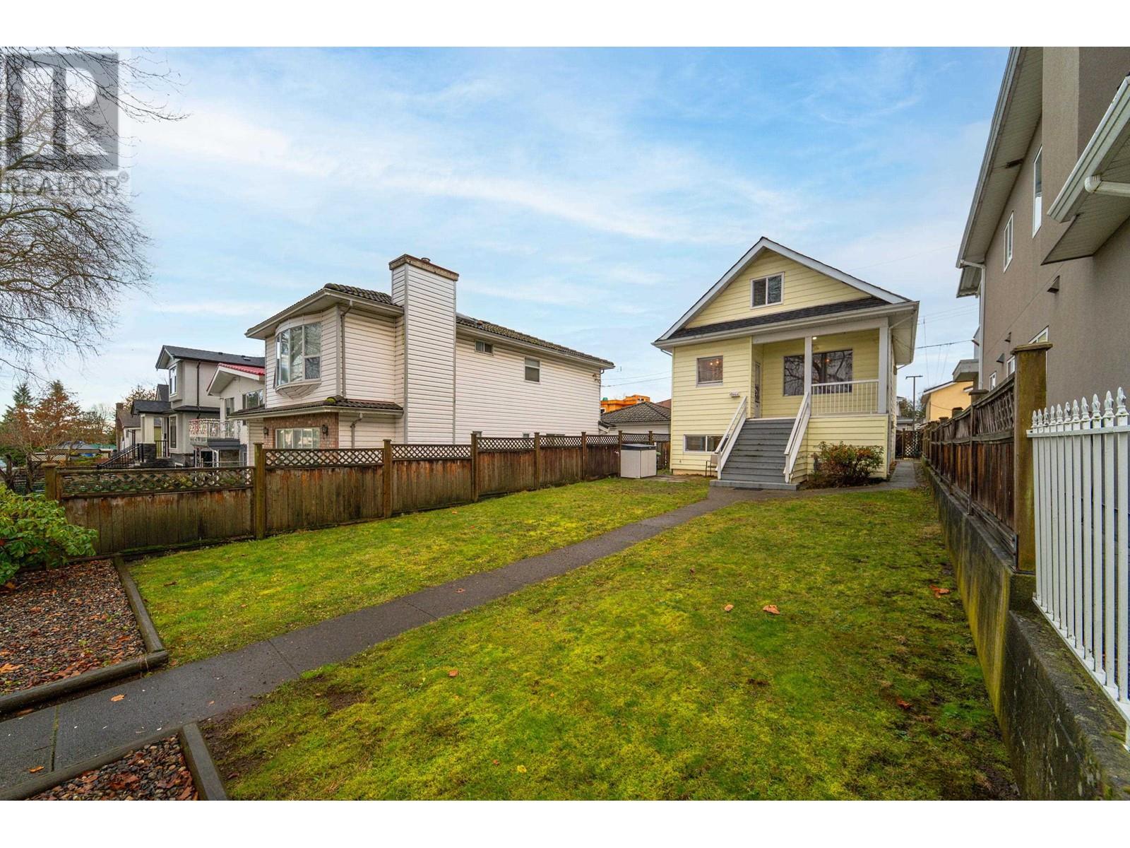 Listing Picture 24 of 39 : 1865 E 53RD AVENUE, Vancouver / 溫哥華 - 魯藝地產 Yvonne Lu Group - MLS Medallion Club Member
