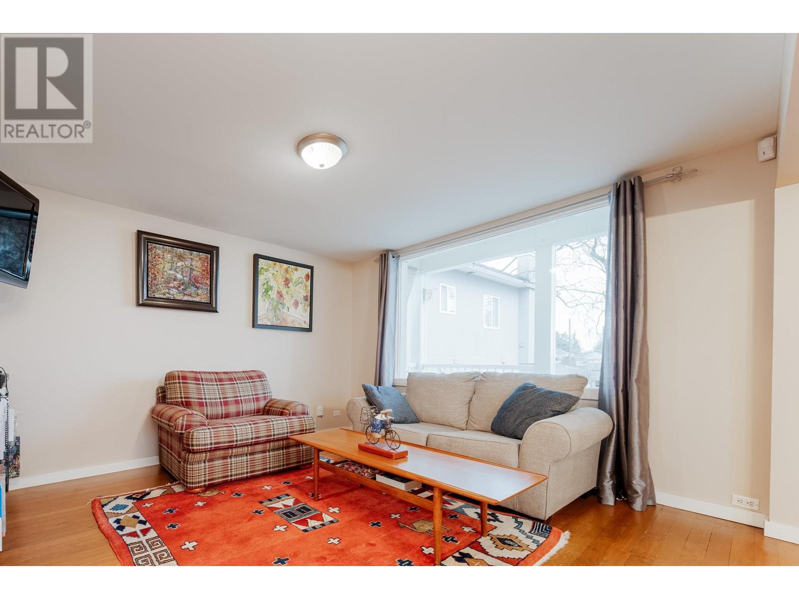 Listing Picture 6 of 39 : 1865 E 53RD AVENUE, Vancouver / 溫哥華 - 魯藝地產 Yvonne Lu Group - MLS Medallion Club Member