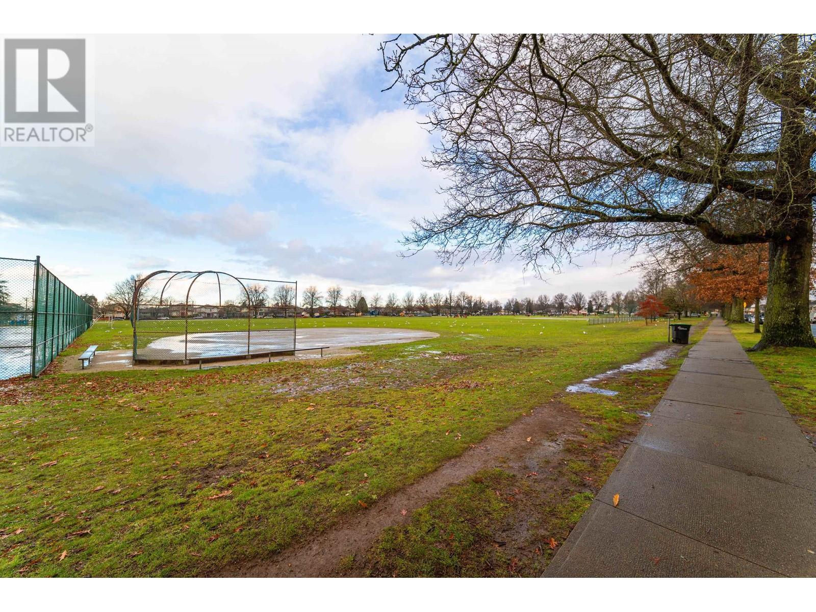 Listing Picture 38 of 39 : 1865 E 53RD AVENUE, Vancouver / 溫哥華 - 魯藝地產 Yvonne Lu Group - MLS Medallion Club Member