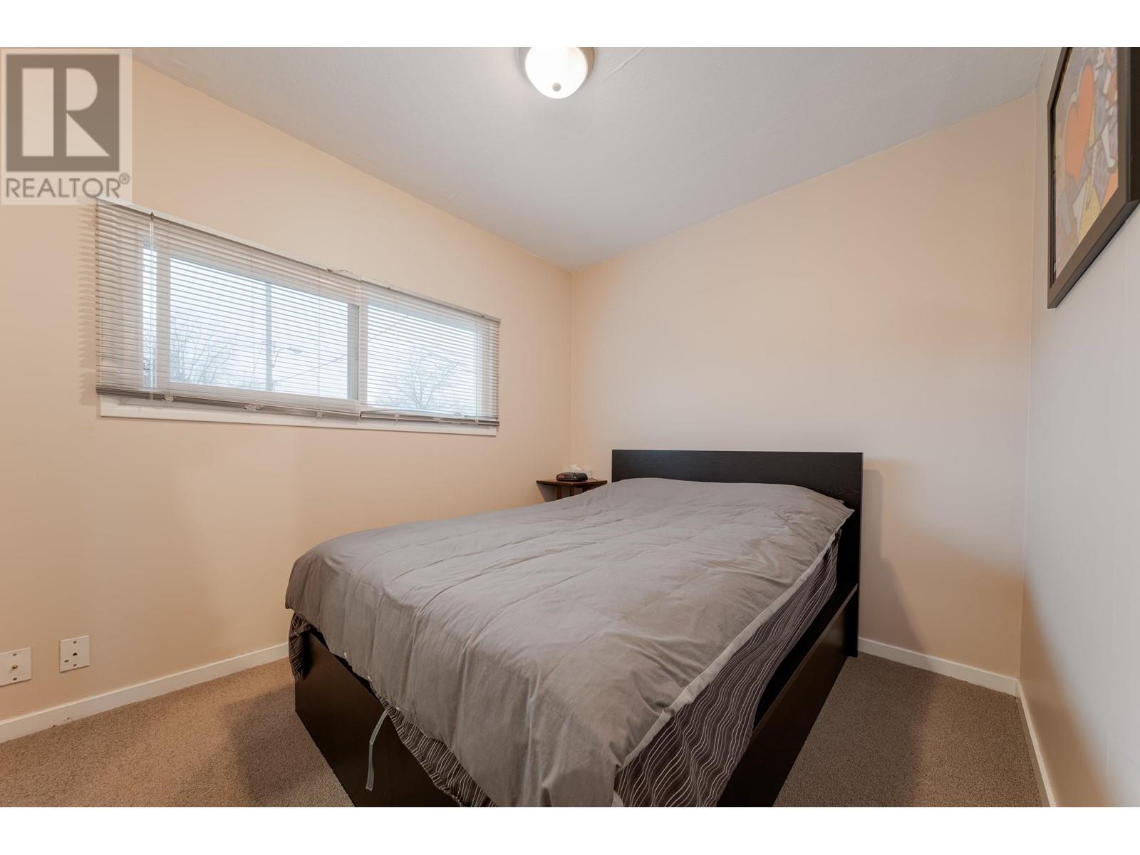 Listing Picture 21 of 39 : 1865 E 53RD AVENUE, Vancouver / 溫哥華 - 魯藝地產 Yvonne Lu Group - MLS Medallion Club Member