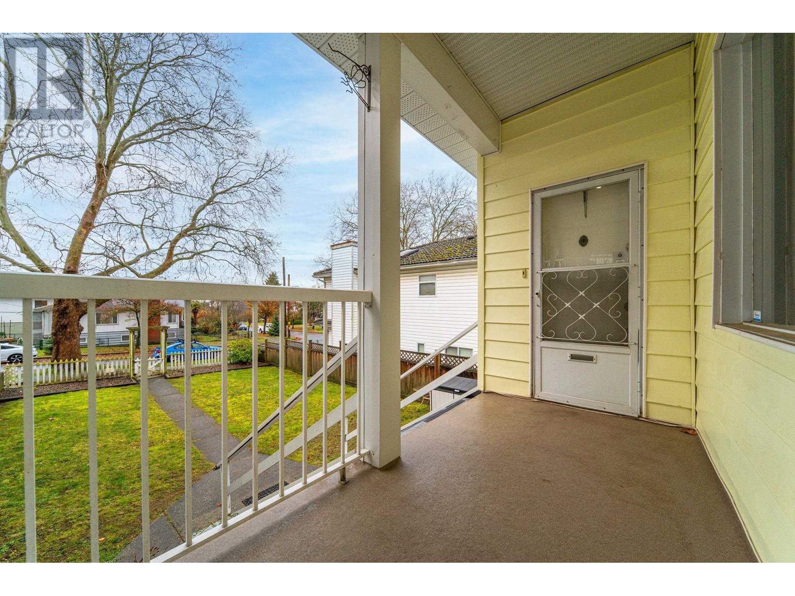 Listing Picture 10 of 39 : 1865 E 53RD AVENUE, Vancouver / 溫哥華 - 魯藝地產 Yvonne Lu Group - MLS Medallion Club Member